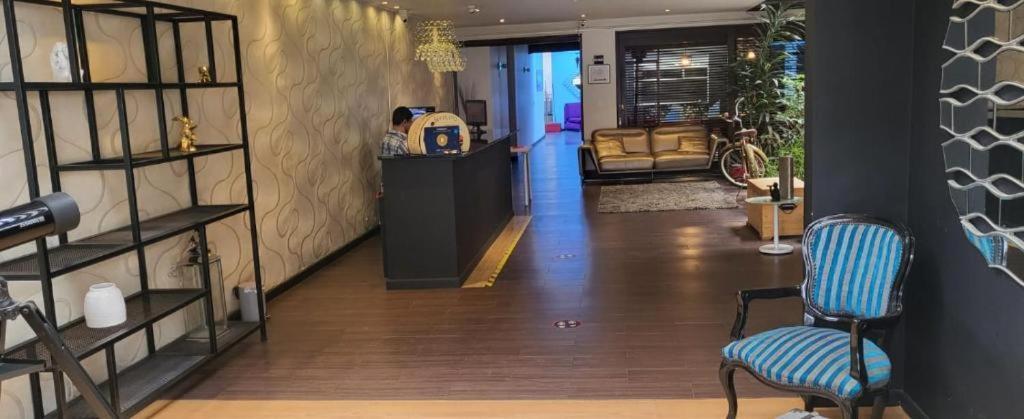 Hotel Boutique Casa Lozada Богота Экстерьер фото
